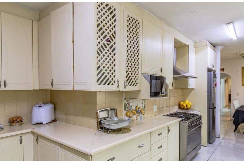 4 Bedroom Property for Sale in Albertsdal Gauteng