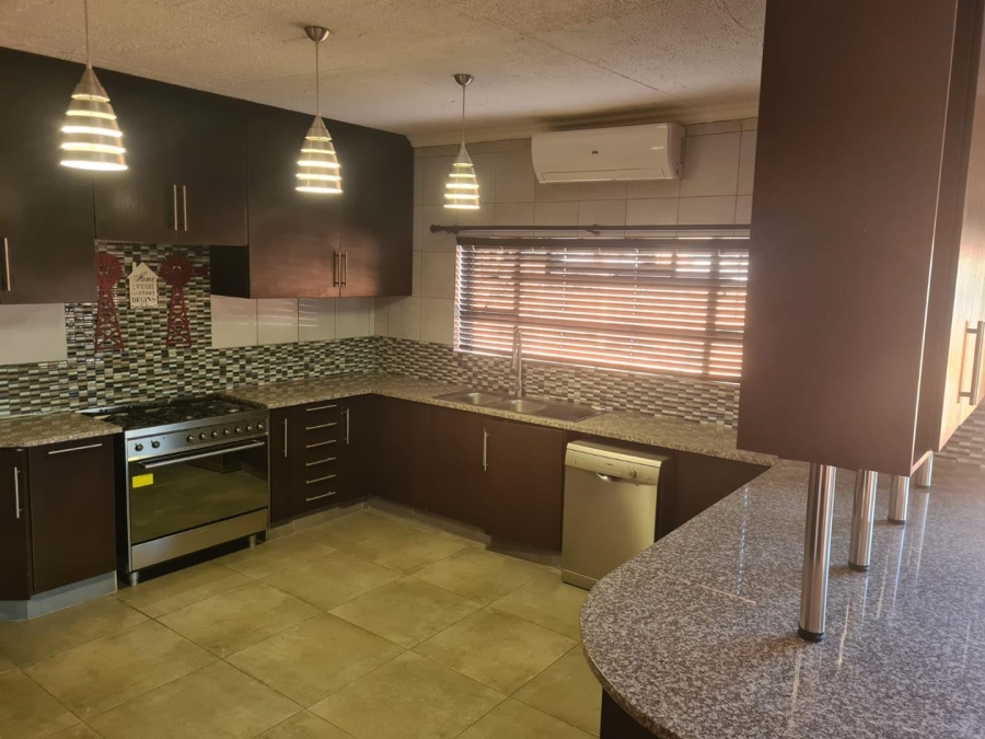 To Let 3 Bedroom Property for Rent in Sinoville Gauteng