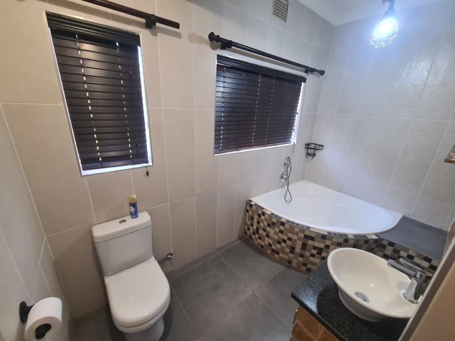 To Let 3 Bedroom Property for Rent in Sinoville Gauteng