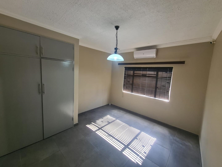 To Let 3 Bedroom Property for Rent in Sinoville Gauteng
