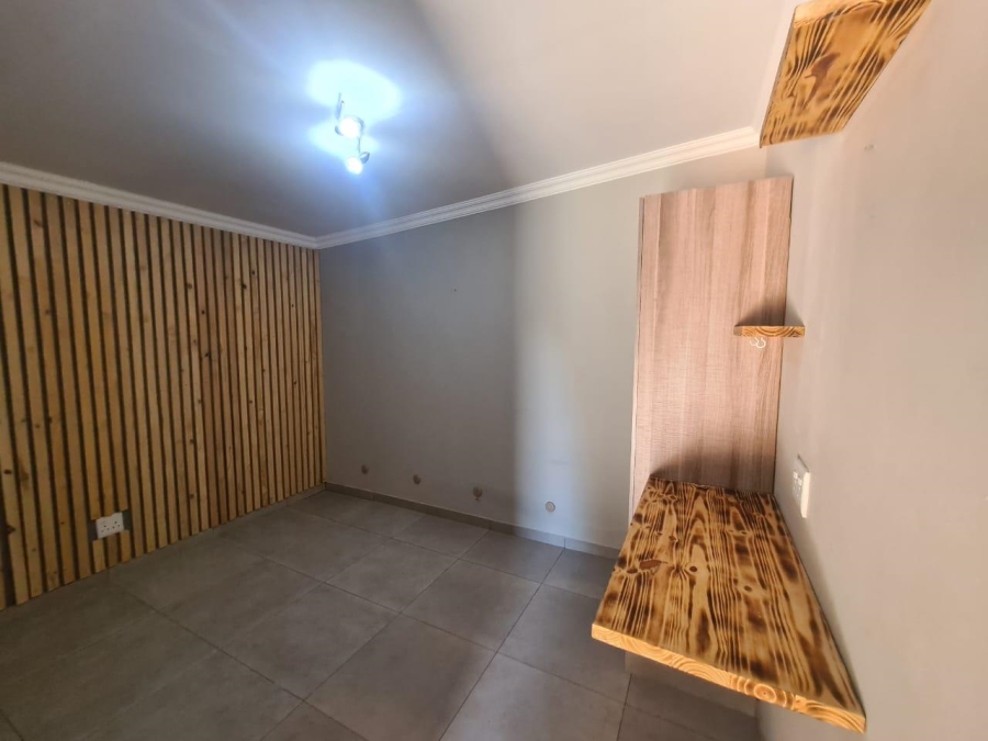 To Let 3 Bedroom Property for Rent in Sinoville Gauteng