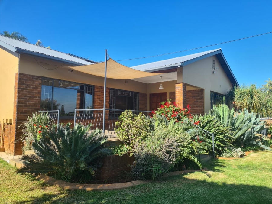 To Let 3 Bedroom Property for Rent in Sinoville Gauteng