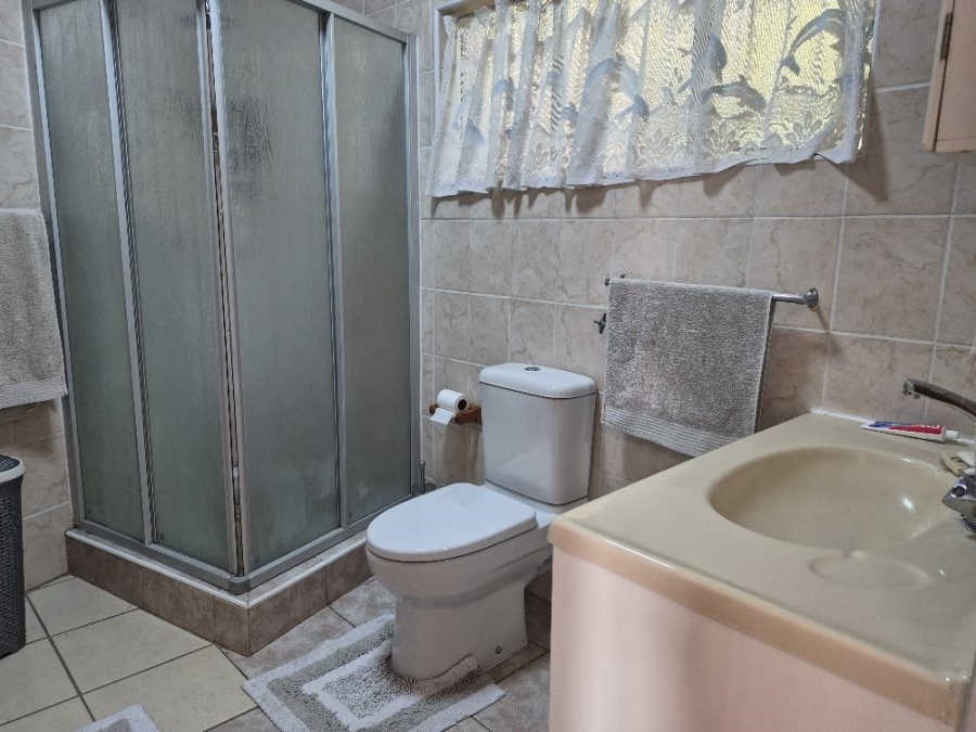 5 Bedroom Property for Sale in Atlasville Gauteng