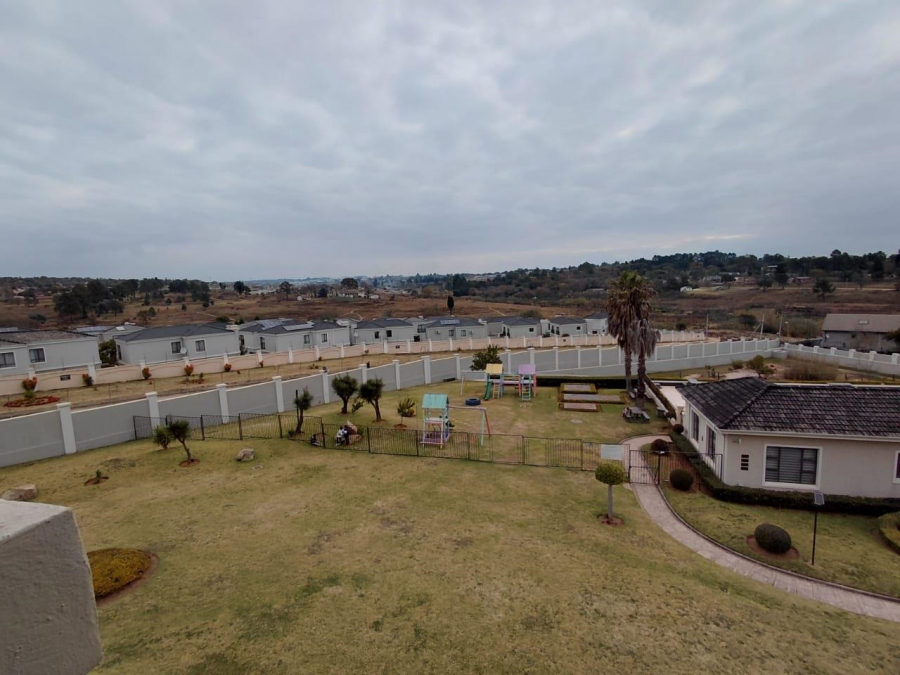 2 Bedroom Property for Sale in Maroeladal Gauteng