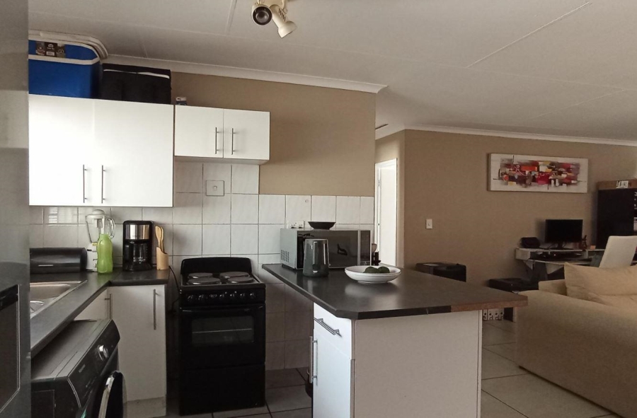2 Bedroom Property for Sale in Faerie Glen Gauteng