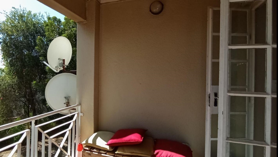 2 Bedroom Property for Sale in Faerie Glen Gauteng