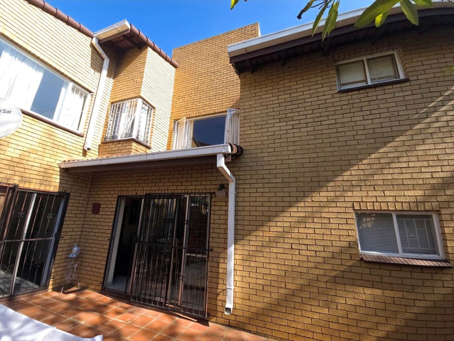 3 Bedroom Property for Sale in Faerie Glen Gauteng