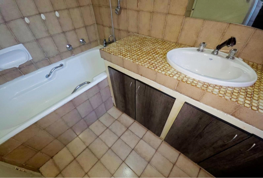 3 Bedroom Property for Sale in Faerie Glen Gauteng