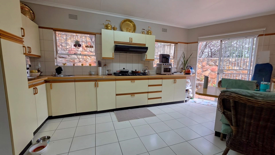 4 Bedroom Property for Sale in Bassonia Gauteng