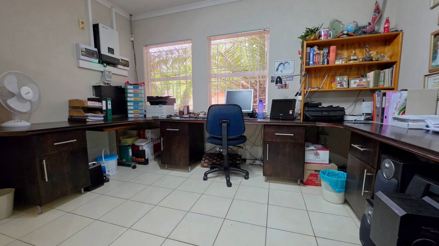 4 Bedroom Property for Sale in Bassonia Gauteng