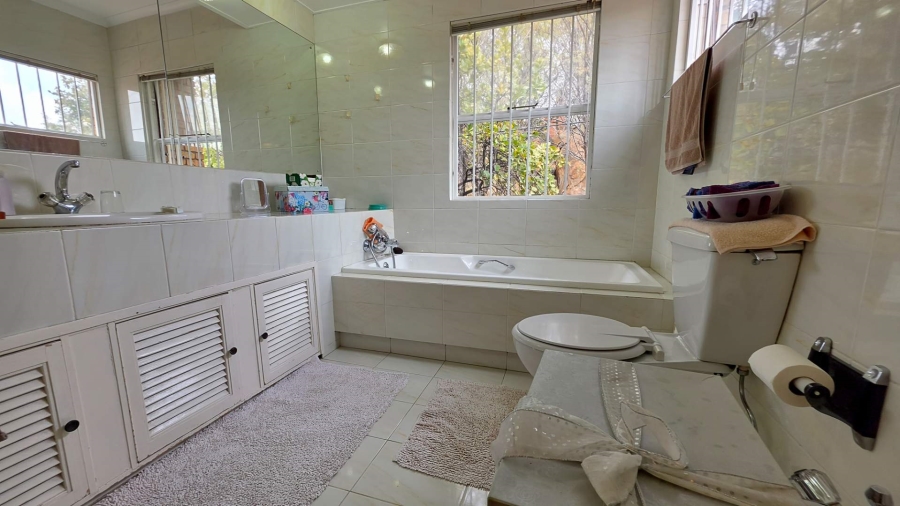 4 Bedroom Property for Sale in Bassonia Gauteng