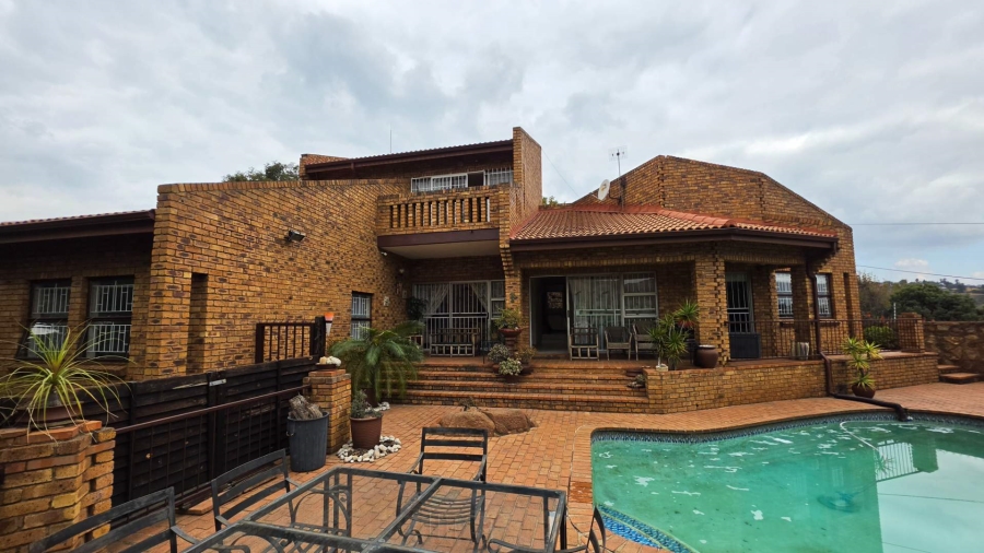 4 Bedroom Property for Sale in Bassonia Gauteng