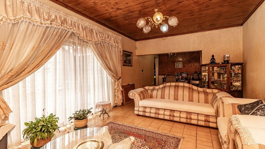 5 Bedroom Property for Sale in Rynsoord Gauteng