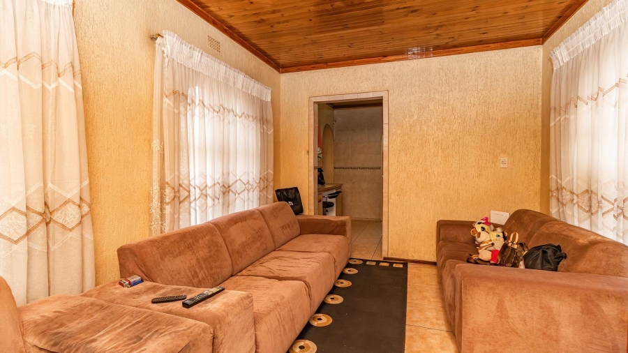 5 Bedroom Property for Sale in Rynsoord Gauteng