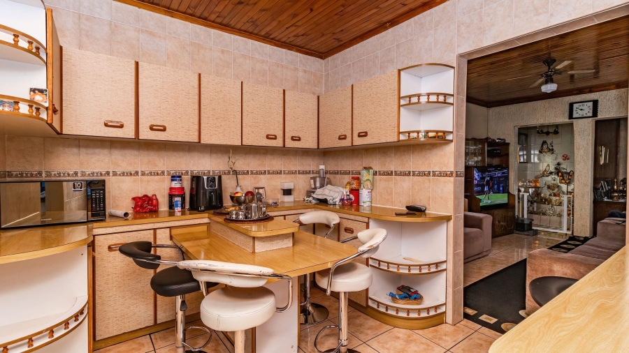 5 Bedroom Property for Sale in Rynsoord Gauteng