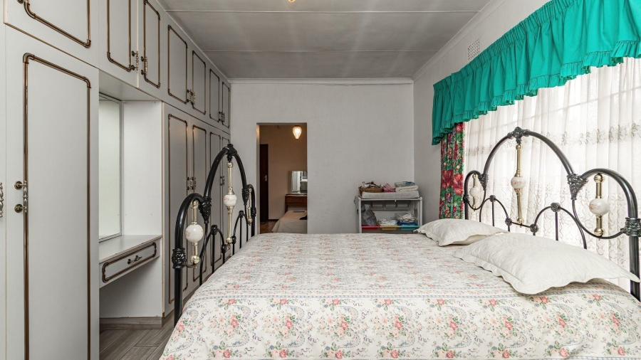 5 Bedroom Property for Sale in Rynsoord Gauteng