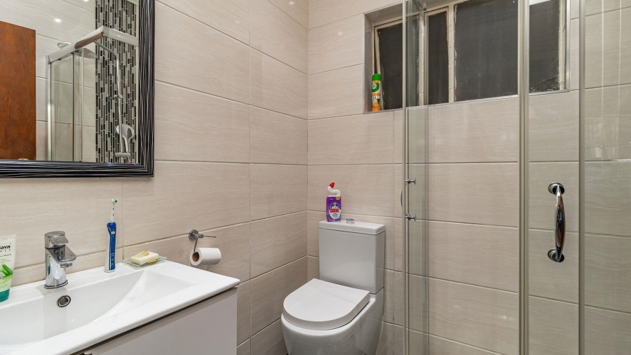 5 Bedroom Property for Sale in Rynsoord Gauteng