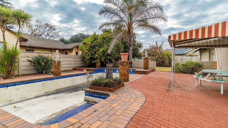 5 Bedroom Property for Sale in Rynsoord Gauteng
