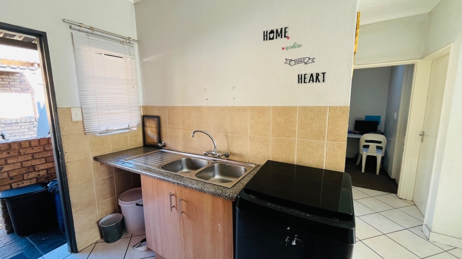 2 Bedroom Property for Sale in Germiston Industrial Gauteng