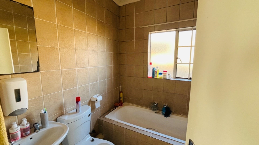 2 Bedroom Property for Sale in Germiston Industrial Gauteng