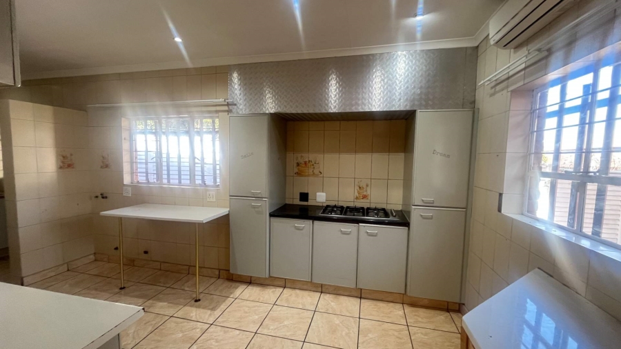 3 Bedroom Property for Sale in Brackendowns Gauteng