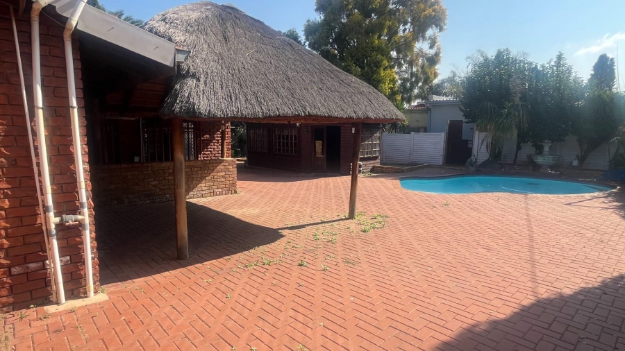 3 Bedroom Property for Sale in Brackendowns Gauteng