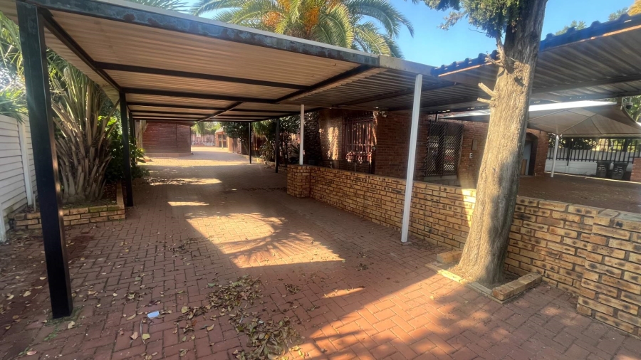 3 Bedroom Property for Sale in Brackendowns Gauteng