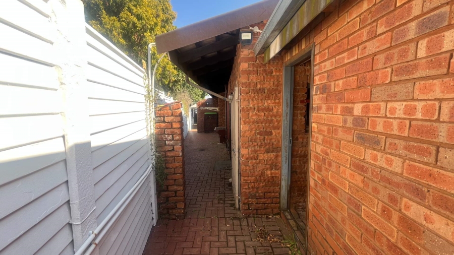 3 Bedroom Property for Sale in Brackendowns Gauteng