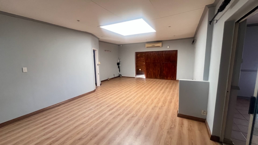 3 Bedroom Property for Sale in Brackendowns Gauteng
