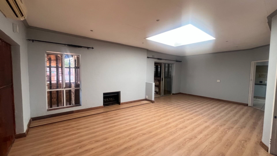 3 Bedroom Property for Sale in Brackendowns Gauteng