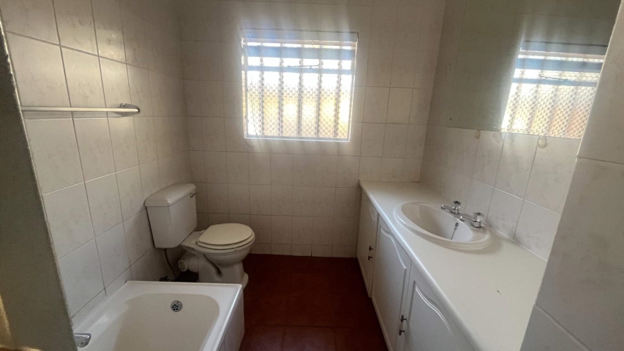 3 Bedroom Property for Sale in Brackendowns Gauteng