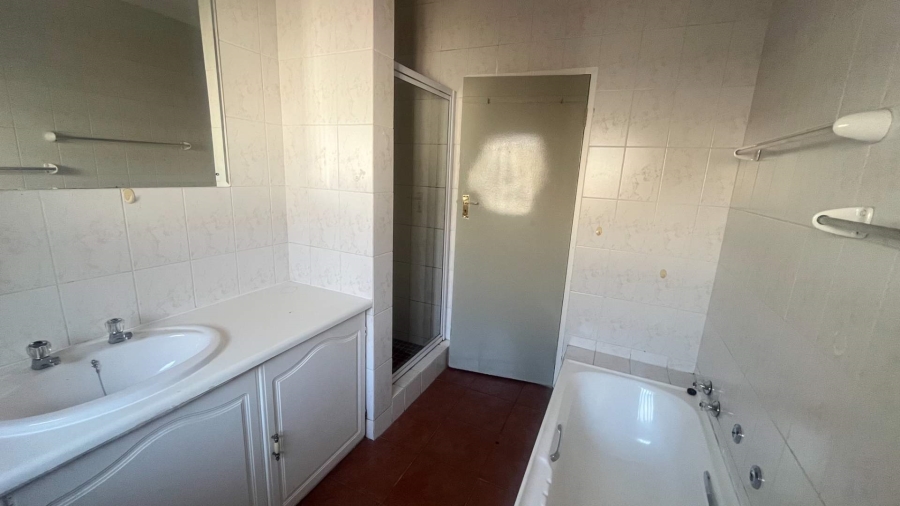 3 Bedroom Property for Sale in Brackendowns Gauteng
