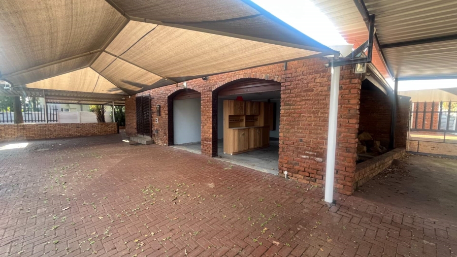 3 Bedroom Property for Sale in Brackendowns Gauteng