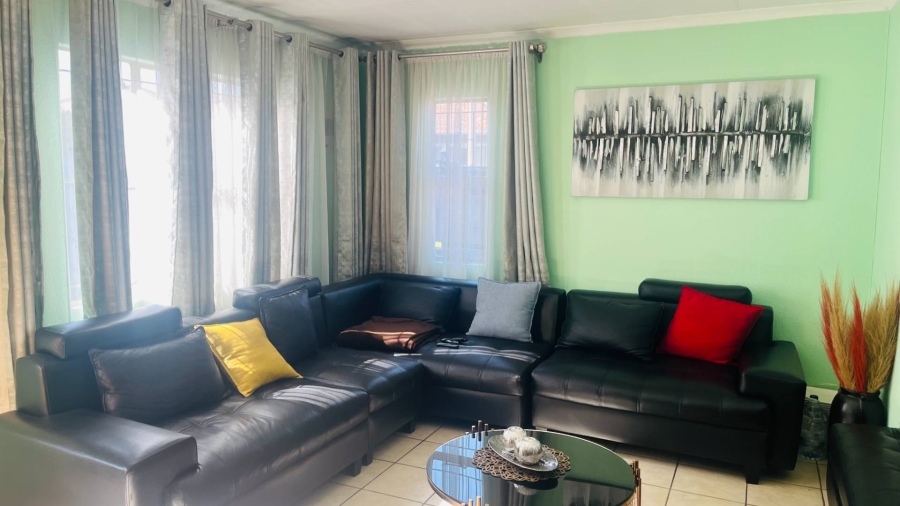 3 Bedroom Property for Sale in Alrode Gauteng