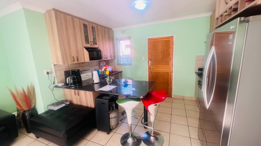 3 Bedroom Property for Sale in Alrode Gauteng