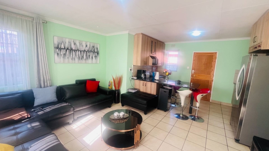3 Bedroom Property for Sale in Alrode Gauteng