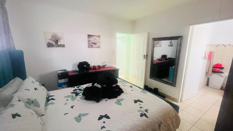 3 Bedroom Property for Sale in Alrode Gauteng