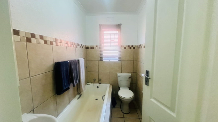 3 Bedroom Property for Sale in Alrode Gauteng