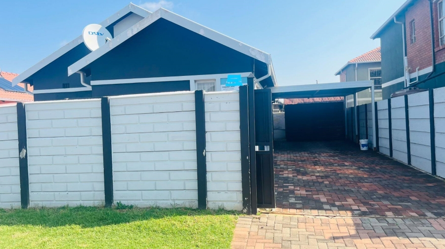 3 Bedroom Property for Sale in Alrode Gauteng
