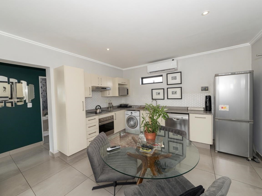 To Let 2 Bedroom Property for Rent in Bryanston Gauteng