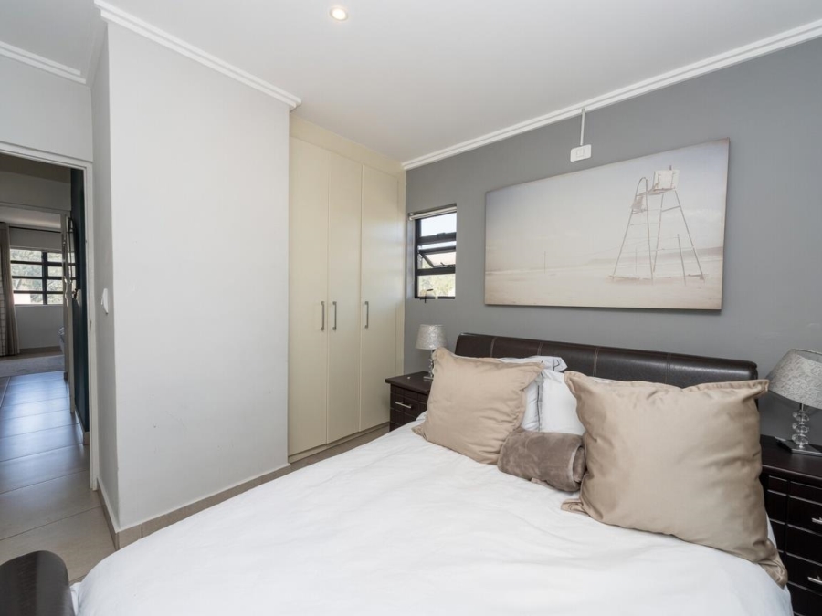 To Let 2 Bedroom Property for Rent in Bryanston Gauteng