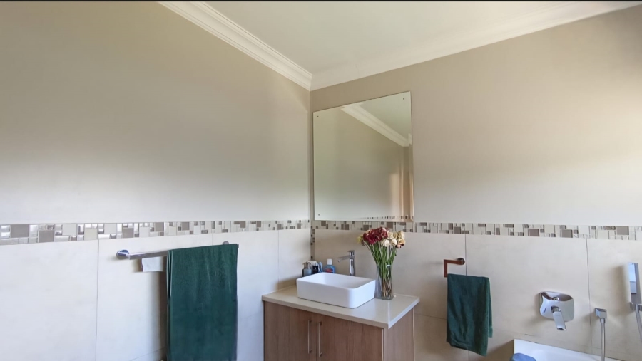 4 Bedroom Property for Sale in Savanna Hills Gauteng