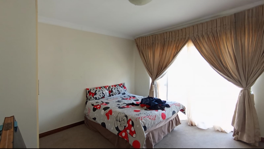 4 Bedroom Property for Sale in Savanna Hills Gauteng