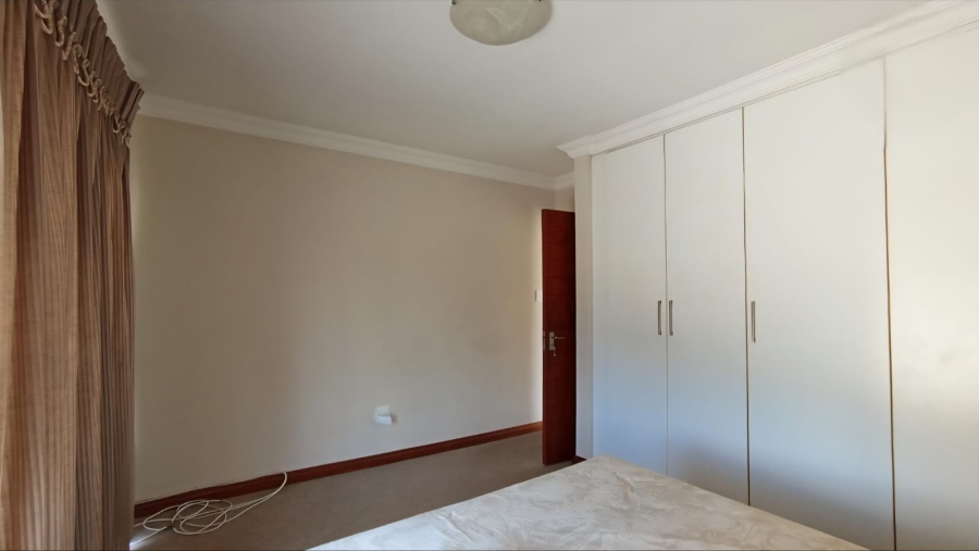 4 Bedroom Property for Sale in Savanna Hills Gauteng