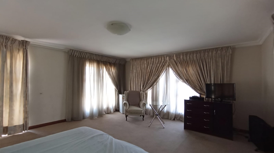 4 Bedroom Property for Sale in Savanna Hills Gauteng