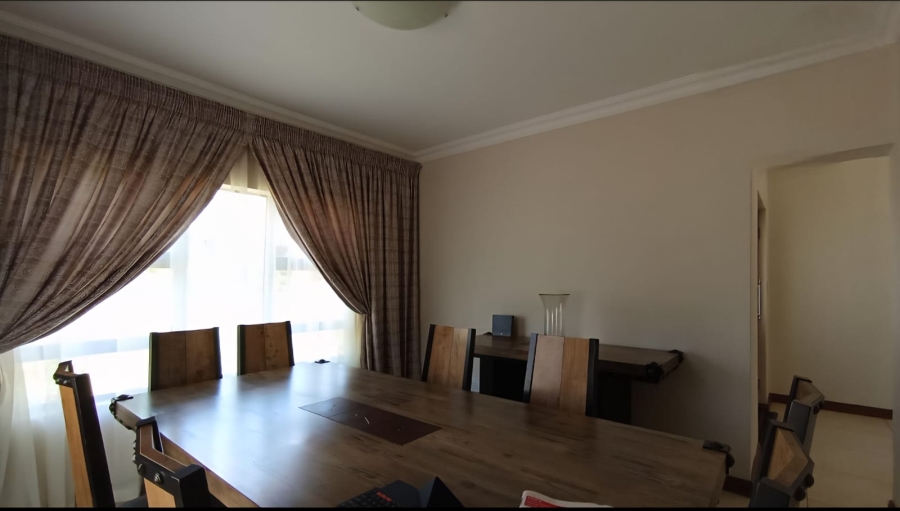 4 Bedroom Property for Sale in Savanna Hills Gauteng