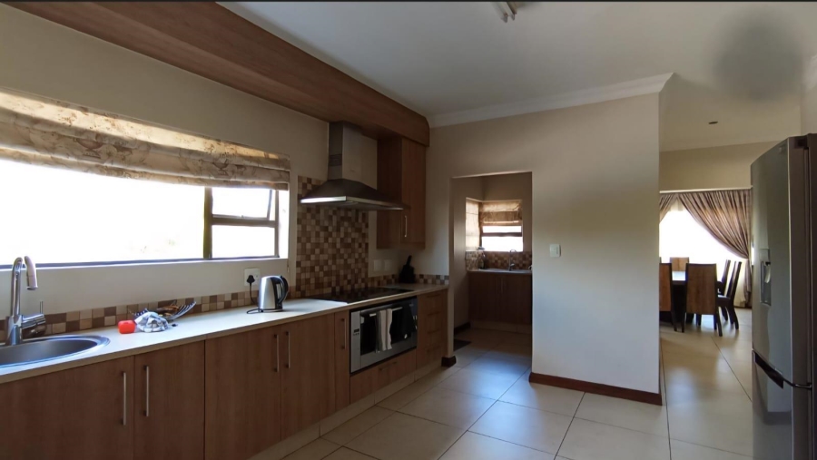 4 Bedroom Property for Sale in Savanna Hills Gauteng