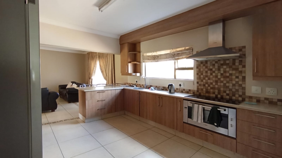 4 Bedroom Property for Sale in Savanna Hills Gauteng