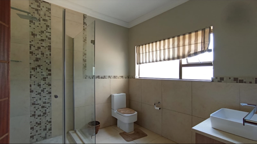 4 Bedroom Property for Sale in Savanna Hills Gauteng