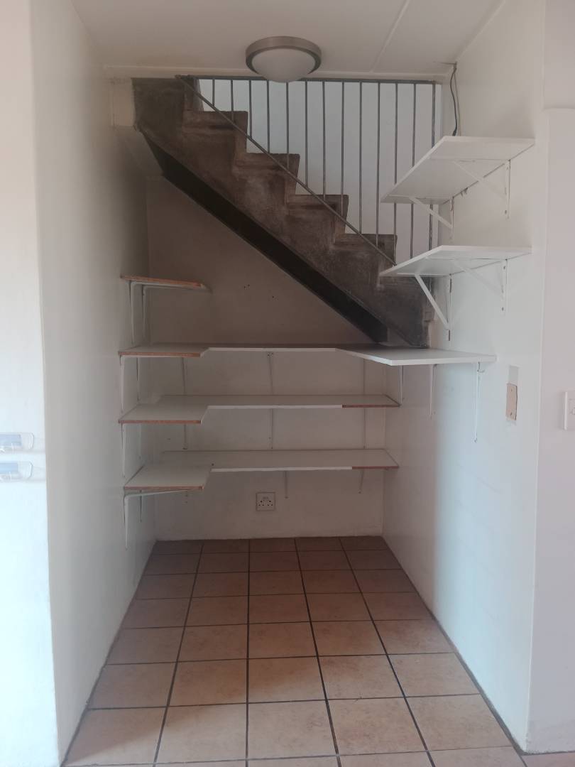 To Let 1 Bedroom Property for Rent in Houghton Gauteng